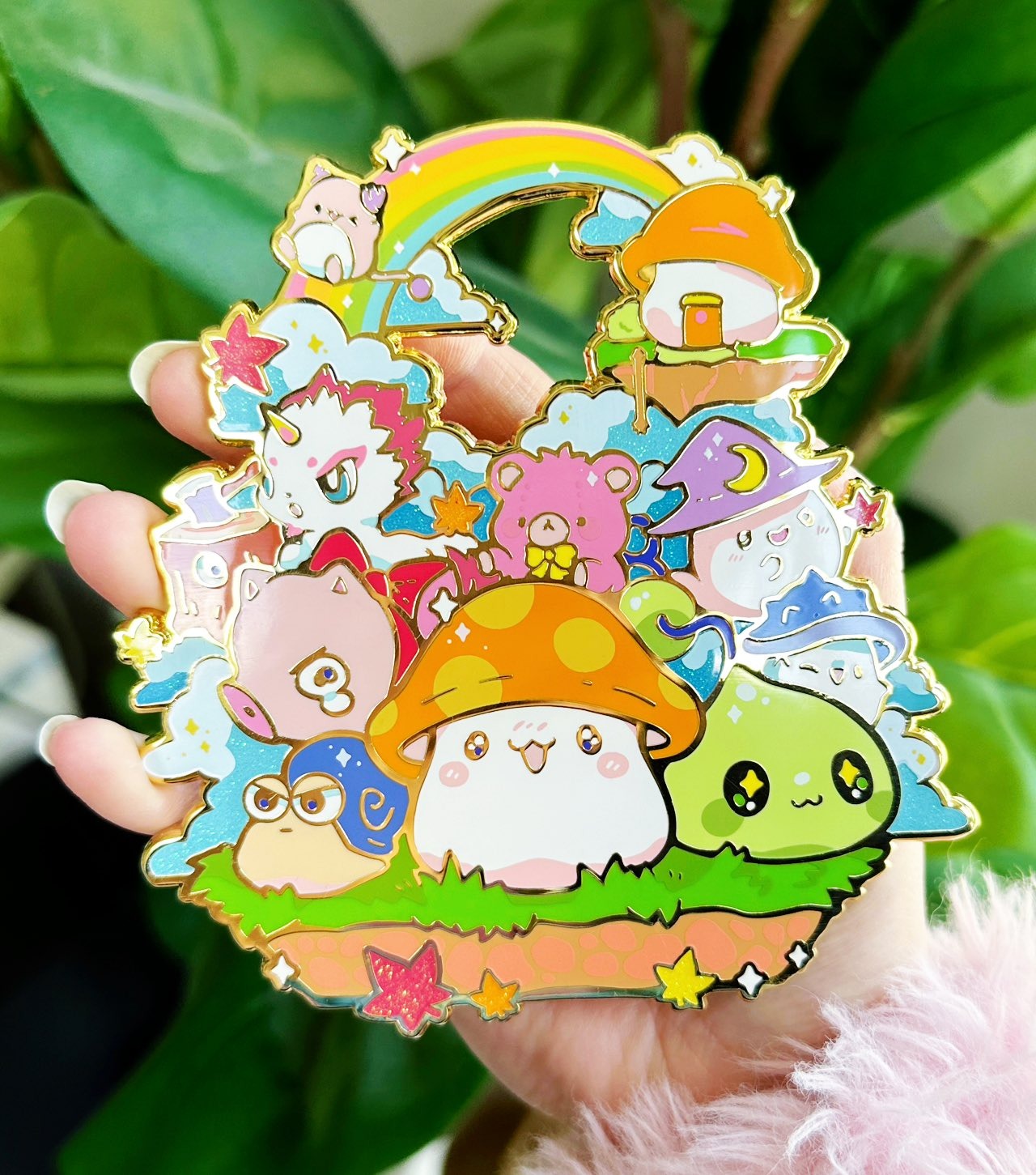 [XL PIN] Maple Family Enamel Pin [4.5", LIMITED EDITION]