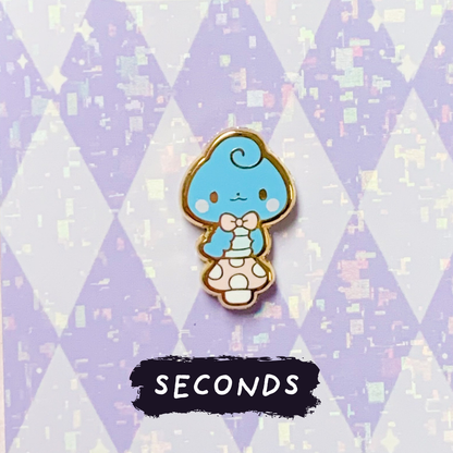 [SECONDS BIN] [ORIGINAL] Wonderland: Caterpillar Mini Enamel Pin
