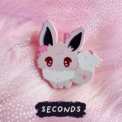 [SECONDS BIN] [FANDOM] SAKURAMON #133 [VARIANT B] [BROWN EYES MISPRINT] Enamel Pin