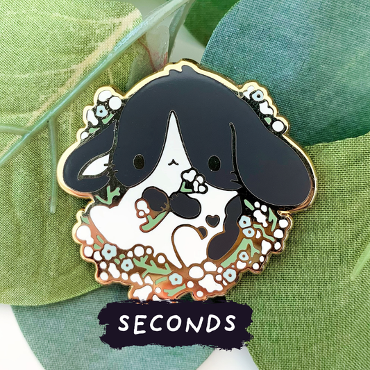 [SECONDS BIN] [FLORANIMALS] Baby's Breath Bunny (Black/White) Enamel Pin